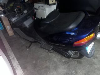 Suzuki Burgman 650 - Moto Scooter