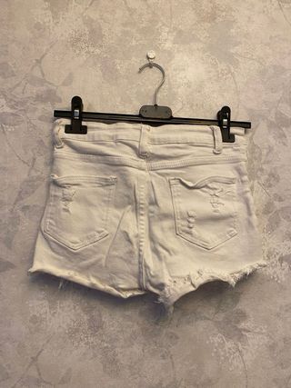 Shorts vaqueros blancos rotos