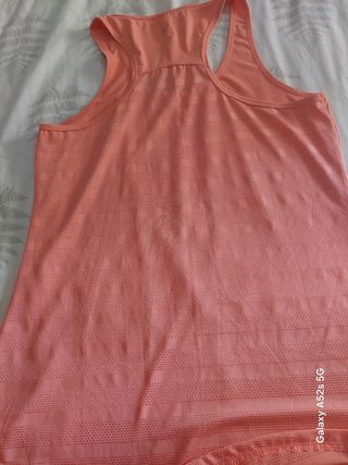 Camiseta deportiva coral