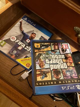 PS4 (PlayStation 4) - FIFA 23 & GTA V