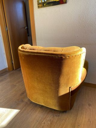 Sillón vintage terciopelo mostaza
