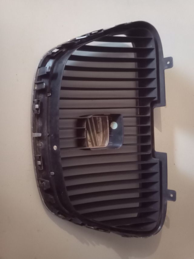 Rejilla frontal Seat 