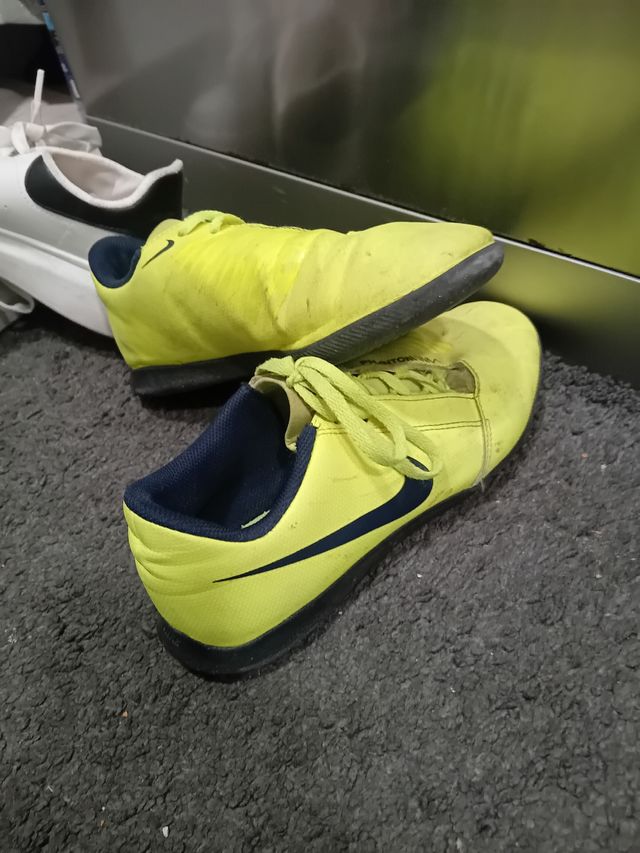 Zapatillas Nike Blancas y rojas