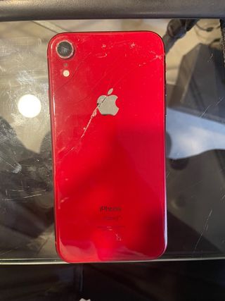 iPhone XR rojo -parte trasera dañadas