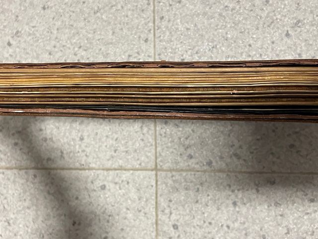 Álbum sellos antiguo cuero Perú