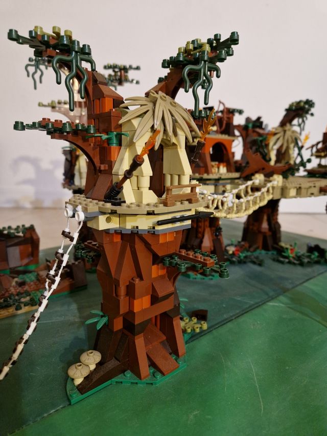 2 Lego Ewok Village compatible