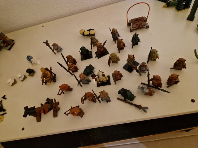 2 Lego Ewok Village compatible