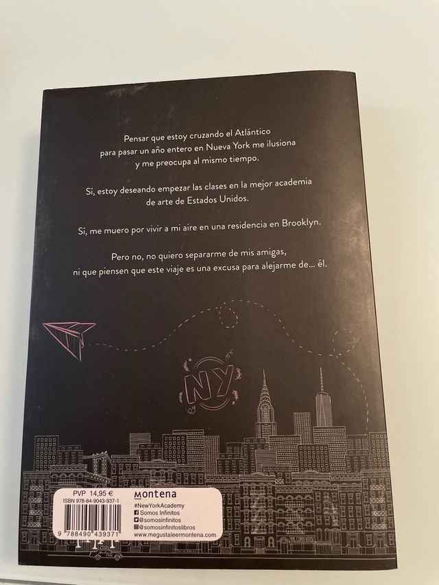 ¡Un año fuera de casa! (Serie New York Academy 1)