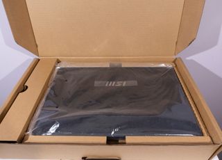 Portátil MSI Modern Negro