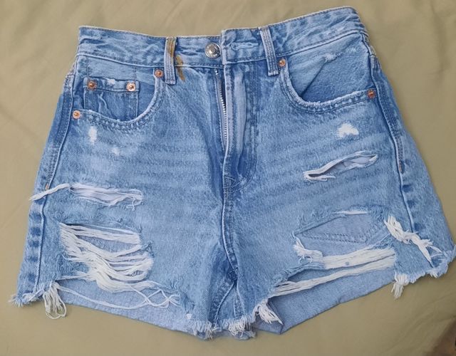 Shorts vaqueros Stradivarius 32.