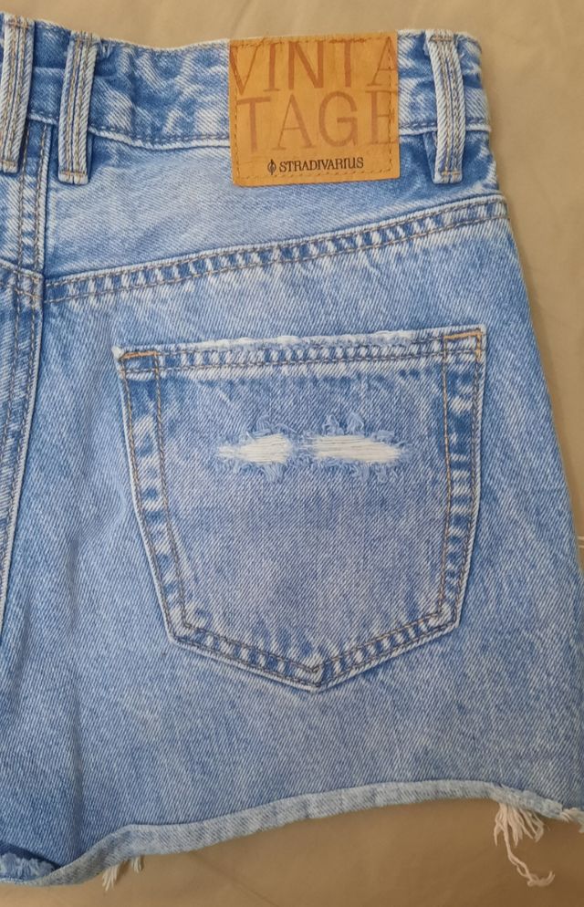 Shorts vaqueros Stradivarius 32.
