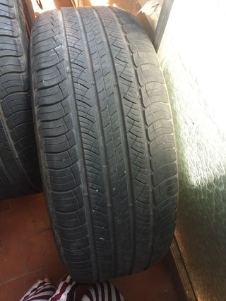 Neumático marca Michelin 
