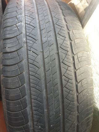Neumático marca Michelin 
