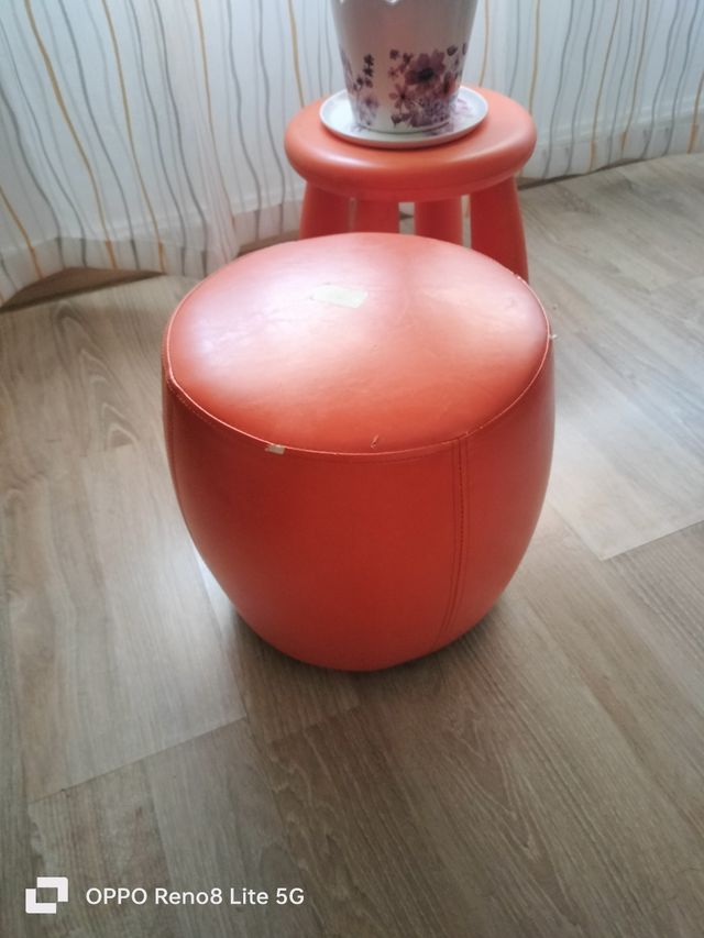 Puf laranja - Apoio de pés