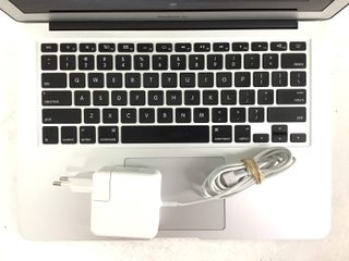 portatil apple apple macbook air core i5 1.4 13 (2014) (a1466)