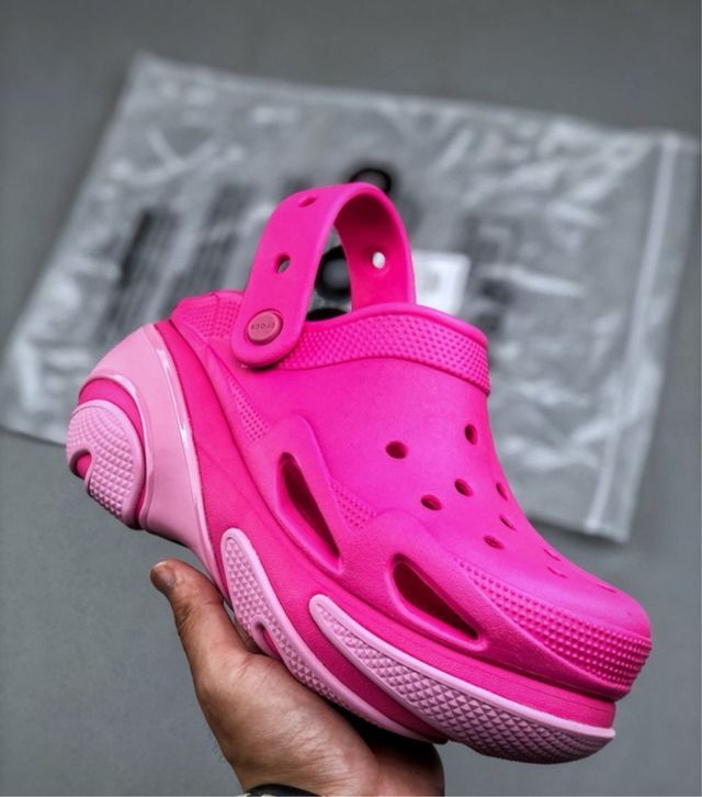 Crocs plataforma rosa