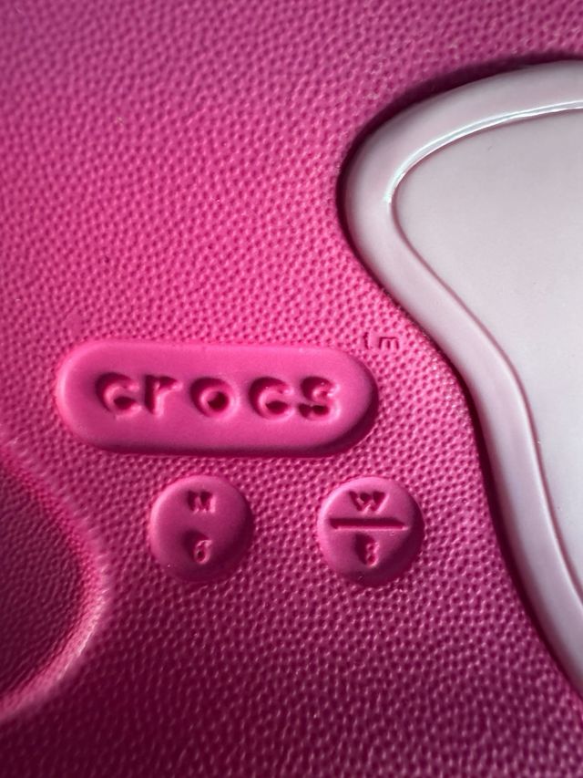 Crocs plataforma rosa