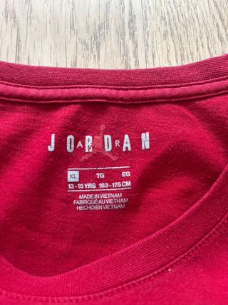 Camiseta Jordan roja - Talla M