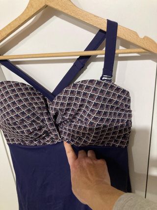 Costume intero blu e bianco