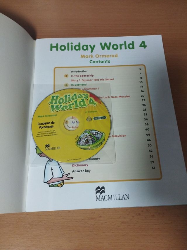 HOLIDAY WORLD 4 Ab Pk Cast (Holiday Books)
