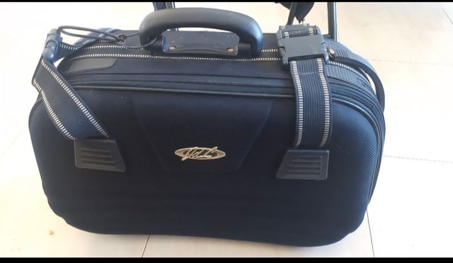 Maleta de viaje negra