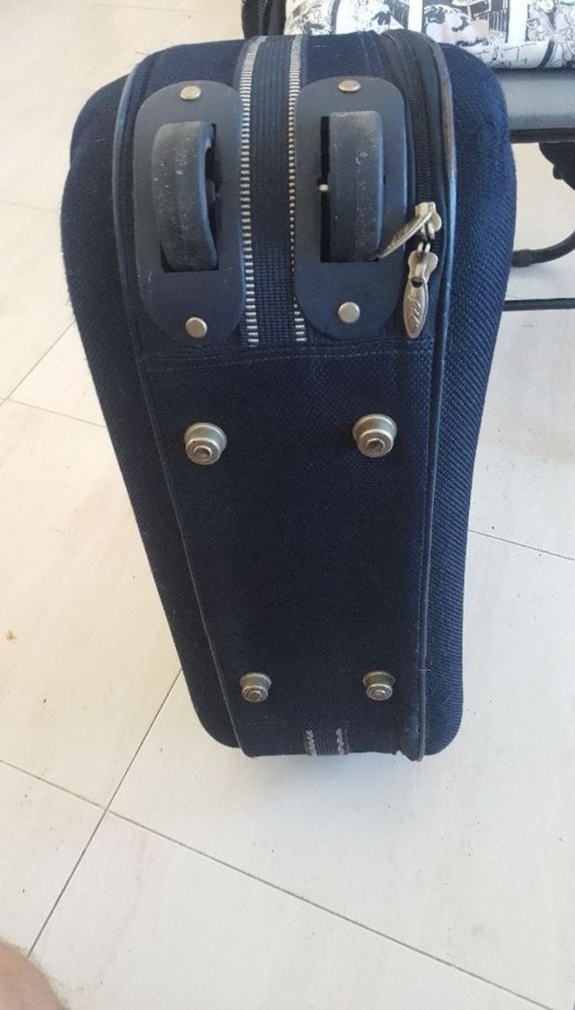 Maleta de viaje negra