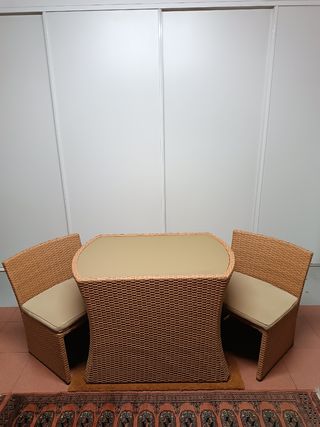Mesa y 2 sillas ratán - balcón