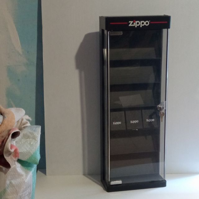 Armario Expositor Zippo vitrina