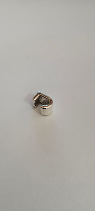Letra J Charm Pandora. Plata de Ley.