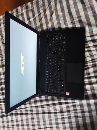 Portátil Acer AMD A4 - Negro