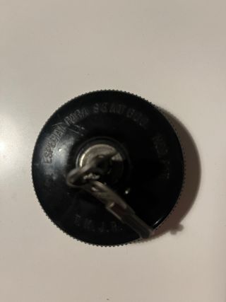 Tapón gasolina Seat 600 antiguo
