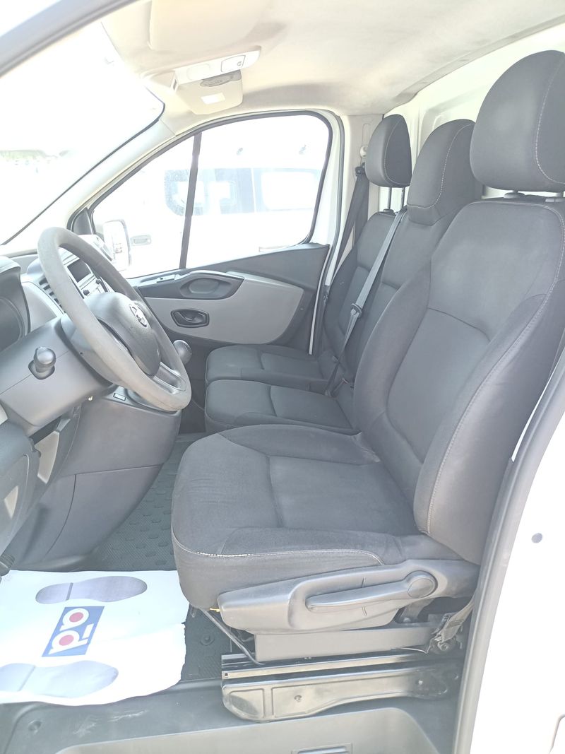 Nissan NV300 2019, foto 13