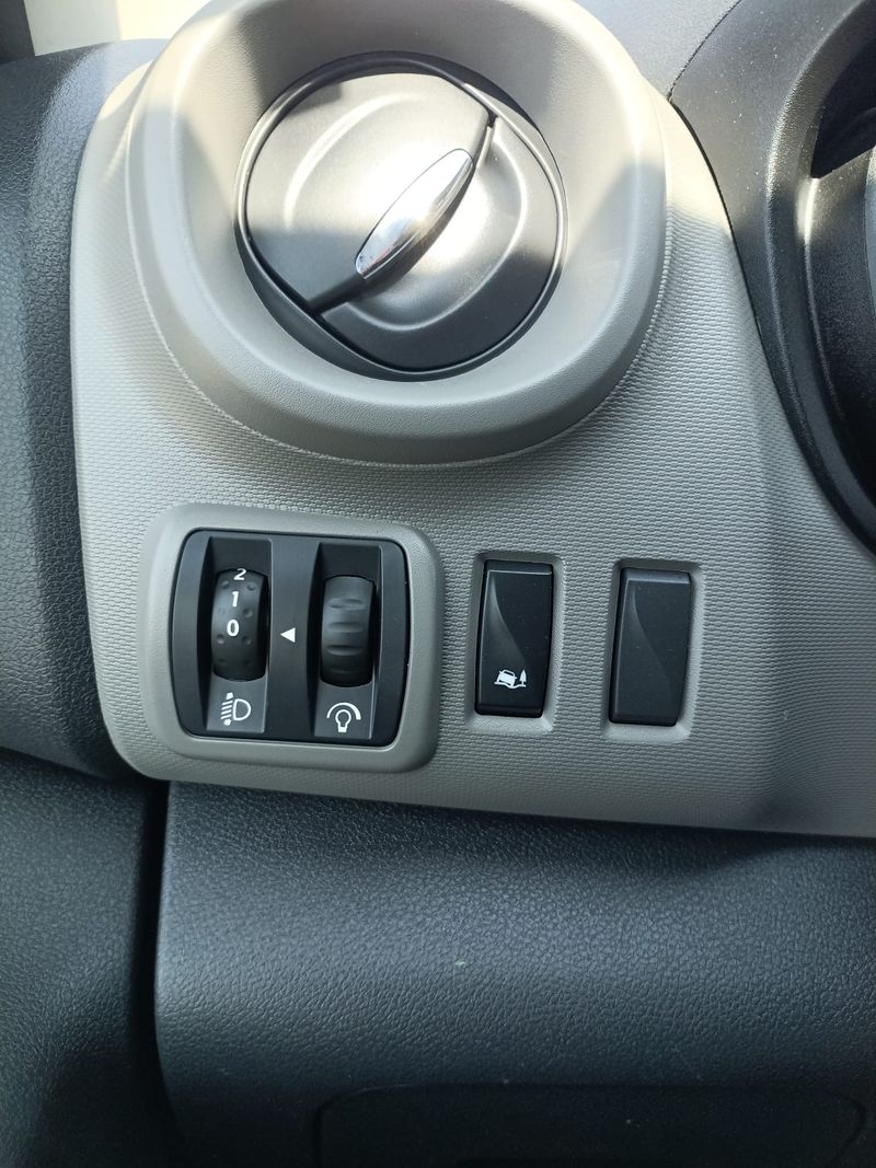 Nissan NV300 2019, foto 15