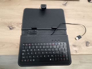 Teclado Tablet - Funda Negra