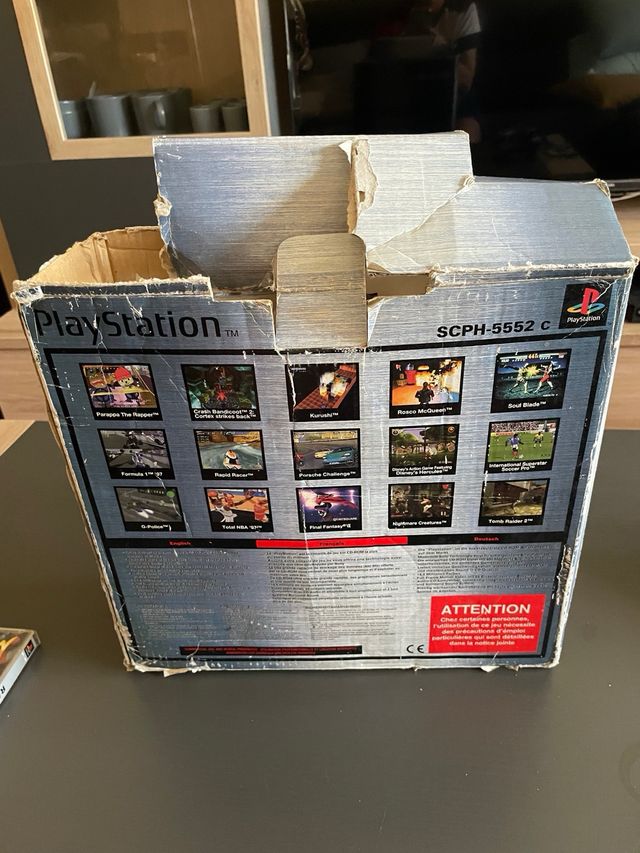 Pacchetto Value per PlayStation 1 + giochi + 2 controller