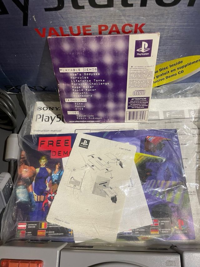 Pacchetto Value per PlayStation 1 + giochi + 2 controller