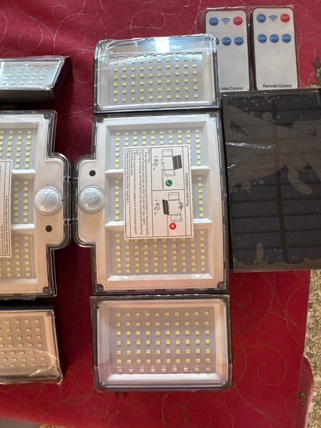 2 Luces Solares LED con Sensor