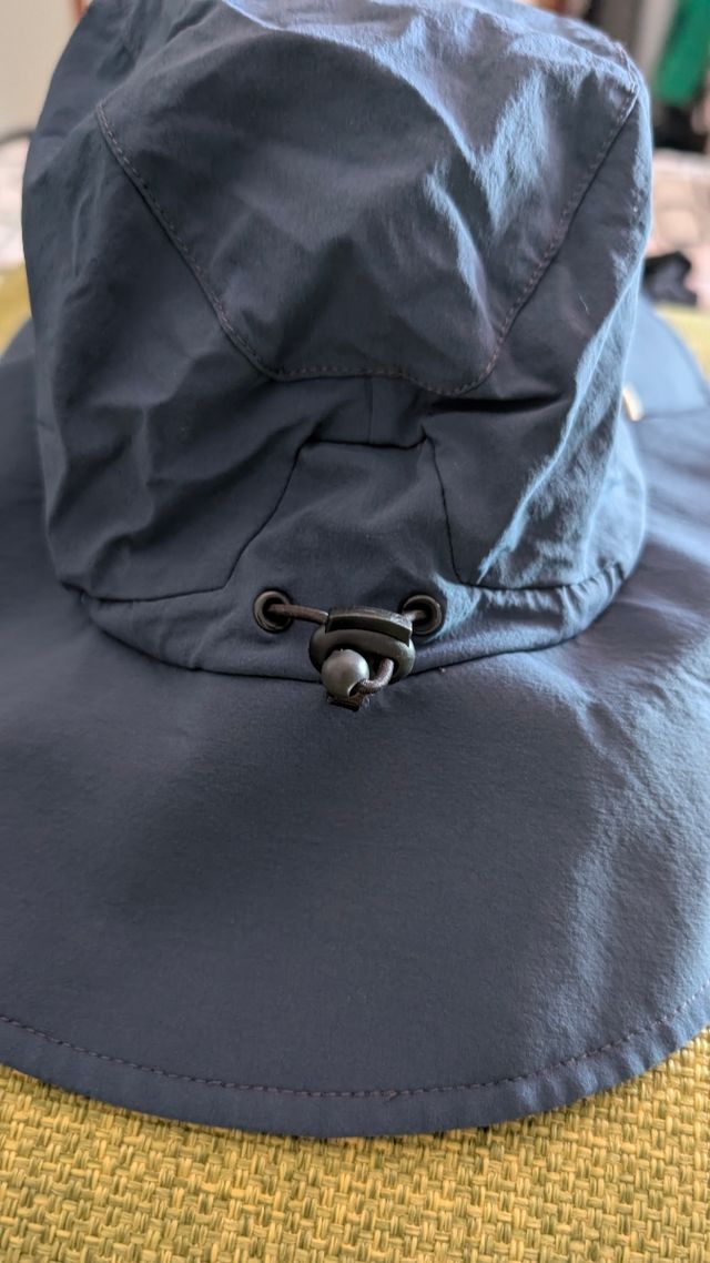 Cappello da trekking Forclaz taglia 58