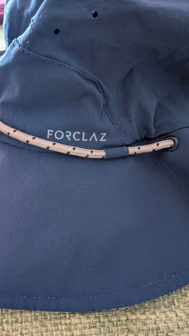 Cappello da trekking Forclaz taglia 58