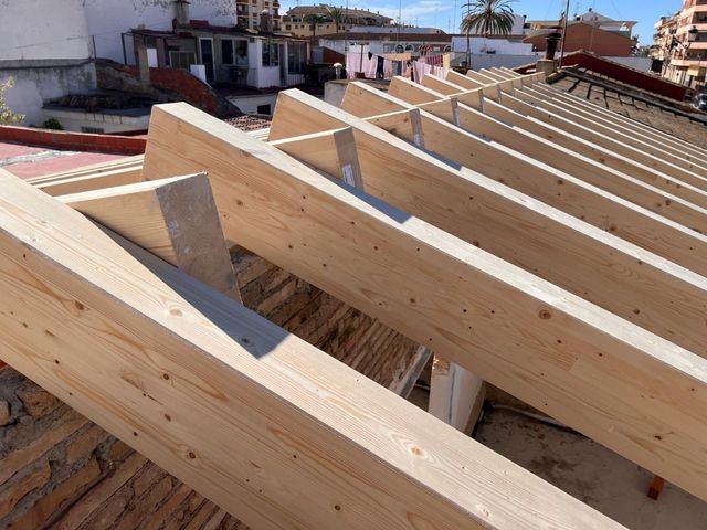 Legno laminato GL24H