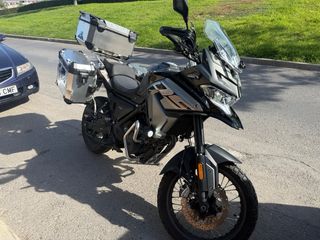 Moto Voge 650 DSX con extras