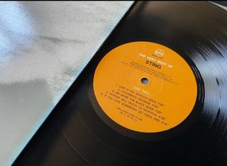 sting lp The Very Best Of  englishman in new york Raro”MDRC -1084
