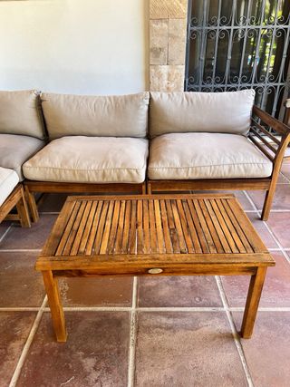 Conjunto terraza de madera de acacia.