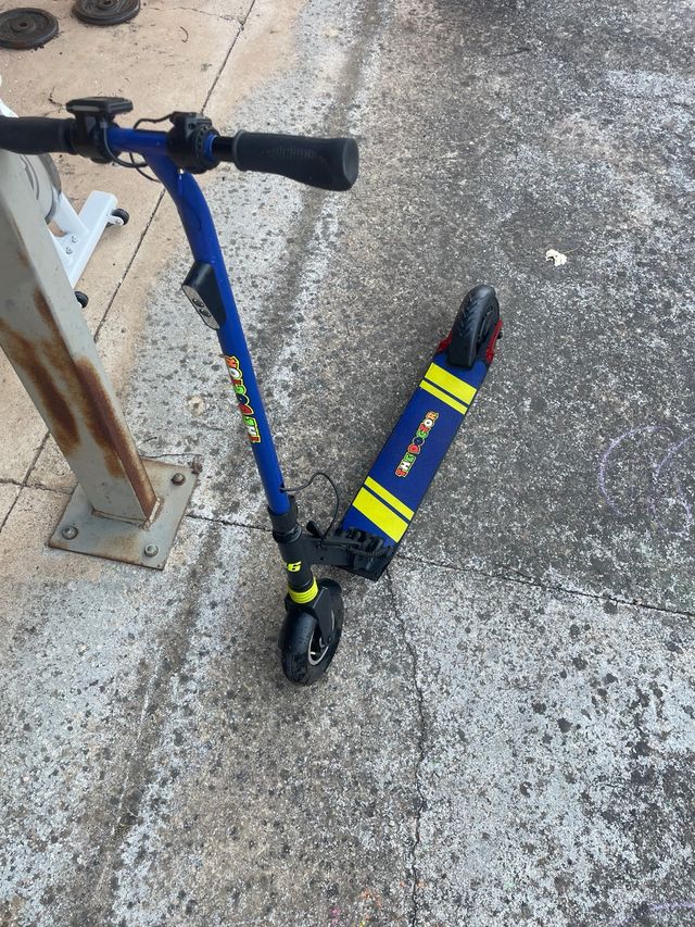 Patinete eléctrico VALENTINO ROSSI