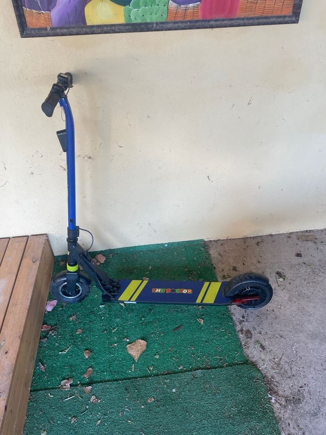 Patinete eléctrico VALENTINO ROSSI