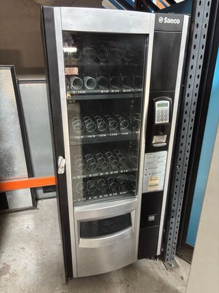 Se reparan máquinas vending