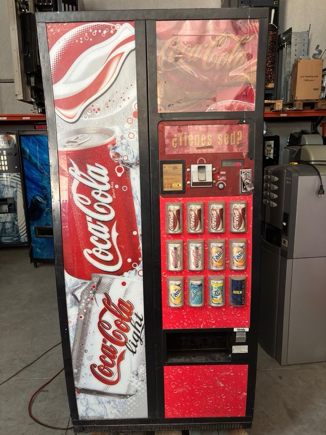 Se reparan máquinas vending