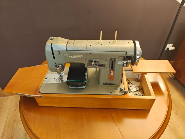 Máquina coser Wertheim Antigua