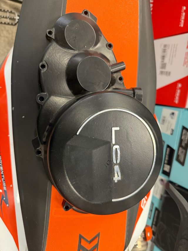 TAPA EMBRAGUE KTM 640 LC4