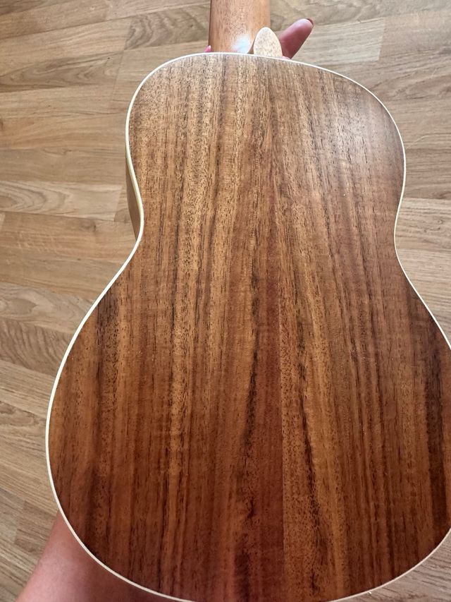 Ukelele Kunde 21" con funda
